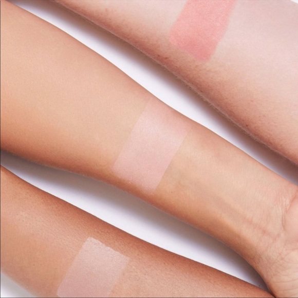 Hourglass Blush - Picture 2 of 3